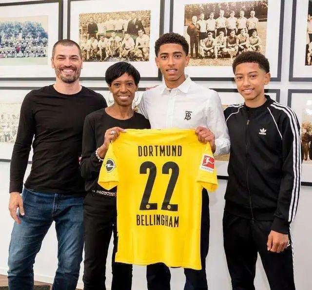 球队走出泥 球队走出泥